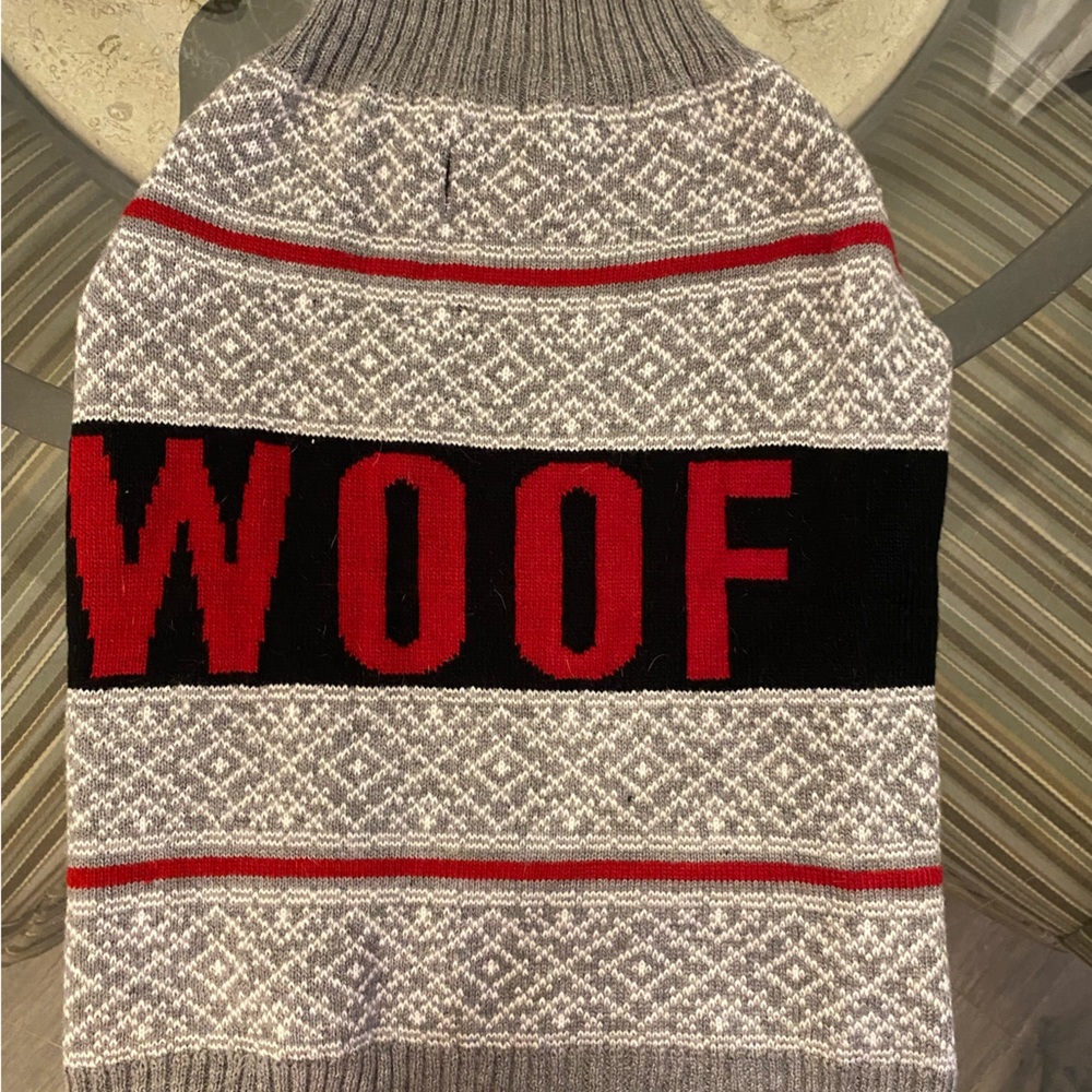 Dog Sweater Sz L NWOT super cute